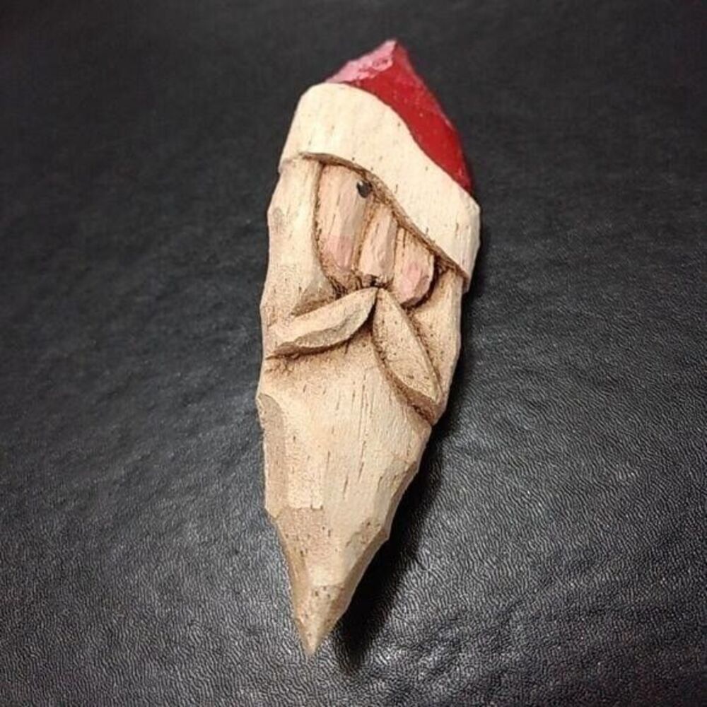 Old Fashioned Santa Brooch View 2